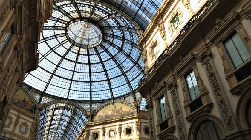 Ergänzung zum Text: Das Innere der Einkaufspassage Galleria Vittorio Emanuele II. Pin it Button für das Netzwerk Pinterest.