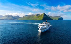 Urlaub ohne Flug: Die Smyril Line fährt nach Island.